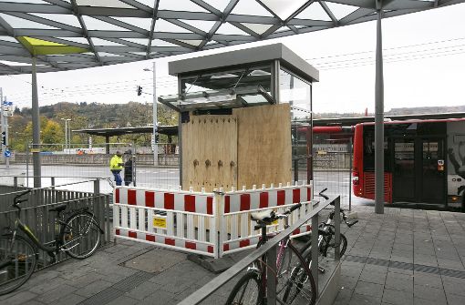 Erst im neuen Jahr wird der Aufzug in der Esslinger Bahnhofsunterführung wieder laufen. Foto: Horst Rudel