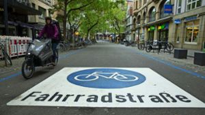 In der Eberhardstraße wurde die  Fahrradstraße 2019 angelegt. Foto: Lichtgut/Leif Piechowski