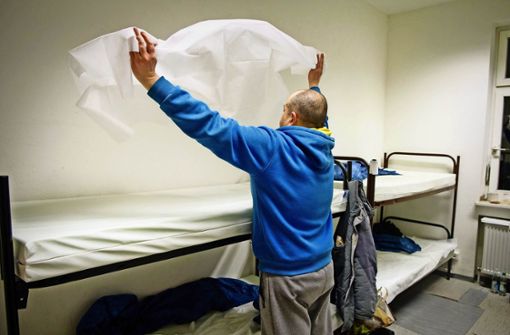 Menschen ohne Wohnung können in kommunalen Unterkünften ihr Bett machen. Foto: dpa