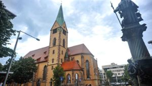 Die evangelische Leonhardskirche in der Stadtmitte soll in eine Veranstaltungskirche umgebaut werden. Foto: Lichtgut/Max Kovalenko
