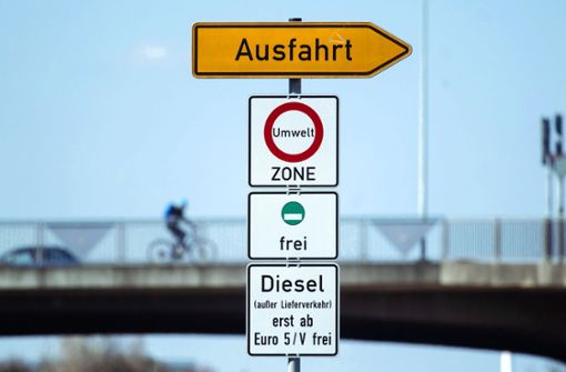 Im Jahr 2019 greift das Verbot für Diesel der Euronorm vier und schlechter. Foto: dpa//Marijan Murat