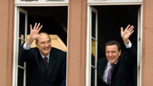 Mit dem damaligen Bundeskanzler Schröder stemmte sich Präsident Jacques Chirac gegen den Irakkrieg. Foto: dpa/Oliver Berg