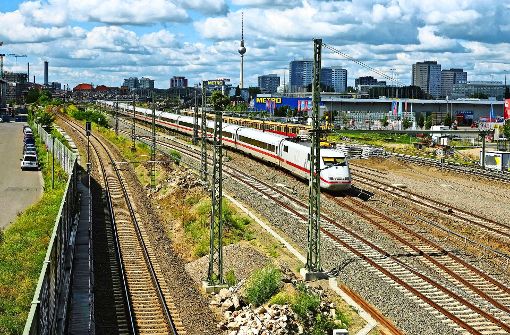 GDL-Chef Weselsky fordert, dass die Bahn-Infrastruktur vom Renditestreben befreit wird. Foto: dpa