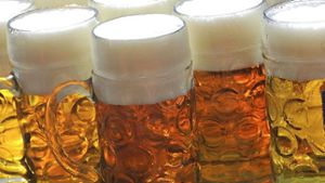 Das Bier ist aus dem deutschen Brauchtum nicht wegzudenken – doch ist da was drin, was nicht hineingehört? Foto: dpa