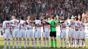 Vor dem Heimspiel gegen Hertha BSC gab es im März 2009 auch beim VfB Stuttgart eine Schweigeminute. Foto: Pressefoto Baumann