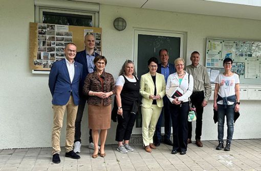 Justizministerin Marion Gentges (Mitte)   mit der Rutesheimer Delegation um die Bürgermeisterin  Susanne Widmaier (Dritte von rechts). Foto: Stadt Rutesheim
