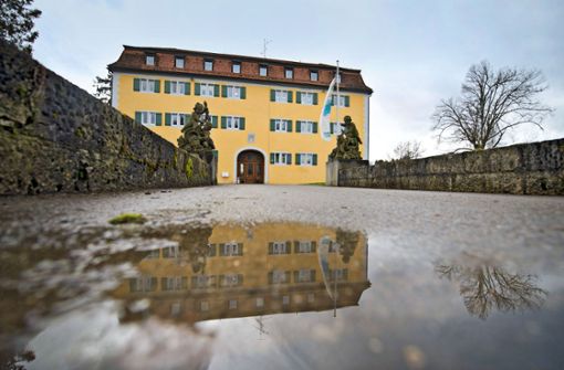 Das Schloss Grafeneck bei Münsingen auf der Schwäbischen Alb. Heute gibt es hier eine Gedenk-, Dokumentations- und Forschungsstätte, in der sich Besucher informieren können. Foto: dpa/Daniel Naupold