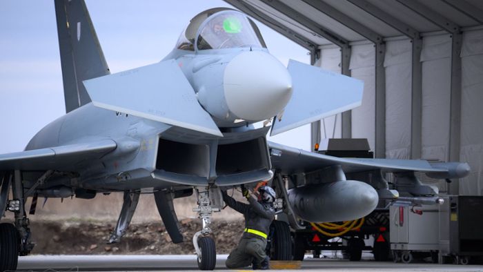 Technischer Defekt: Eurofighter muss außerplanmäßig auf Stuttgarter Flughafen landen