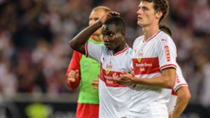 Lange Gesichter bei den Spielern des VfB Stuttgart angesichts der Niederlage. Foto: dpa