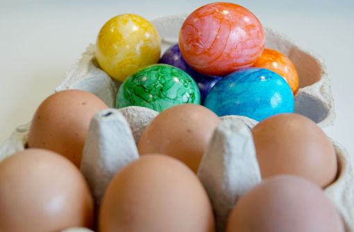 Bald sind die Eier wieder bunt gefärbt. Doch nicht jedes Bio-Ei hält, was die Anbieter versprechen. Foto: dpa