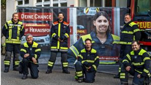 Gruppenbild mit Bärten als Solidaritätsaktion für die bemalte Kollegin: Die Reaktion der Feuerwehr Weinstadt auf das beschmierte Plakat. Foto: Feuerwehr Weinstadt