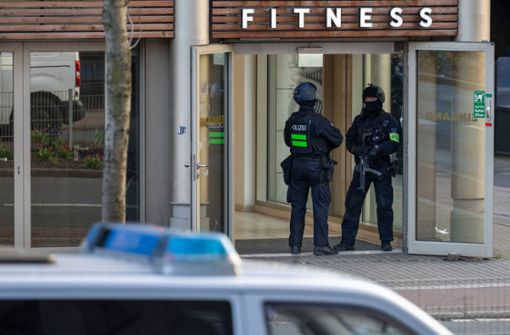 Der mutmaßliche Täter soll in einem Fitnessstudio auf mehre Menschen eingestochen haben. Foto: dpa/Christoph Reichwein
