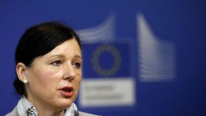 Justizkommissarin Vera Jourova kämpft für die Verbraucherrechte. Foto: AP