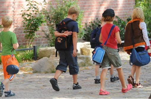 Alle Grundschüler haben wieder Unterricht, Vesper müssen sich viele Ganztagskinder selber mitbringen. Foto: dpa/Jens Kalaene