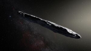 2017 flog zum ersten Mal ein Objekt durch unser Sonnensystem, das von weit außerhalb kam. Bis heute rätseln Forscher über die wahre Natur dieses merkwürdigen Himmelskörpers, der längst wieder in den Tiefen des Alls verschwunden ist. Foto: ESO/M. Kornmesser