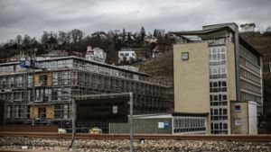 Soll abgerissen werden: Altbau (rechts) der IHK Archiv Foto: Leif Piechowski