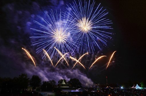 Bei den „Flammenden Sternen“ in Ostfildern durften sich in der Nacht auf Samstag die Hollywood-Pyrotechniker aus Tschechien austoben. Foto: 7aktuell.de/
