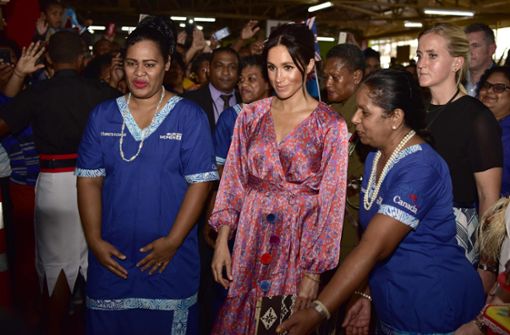 Herzogin Meghan bei einem Marktbesuch auf Fidschi. Foto: AFP