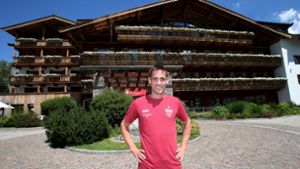 Philipp Klement vor dem Teamhotel in Kitzbühel. Foto: Pressefoto Baumann