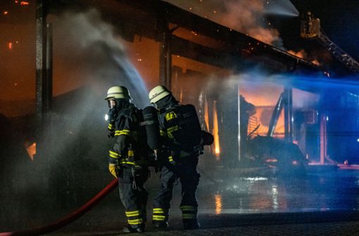 Die Feuerwehr war in Walldorf im Dauereinsatz. Foto: dpa/Carina C. Kircher