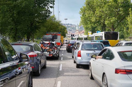 Stillstand an der B 14 in Stuttgart –  und das geht nicht nur den Autofahrern so. Foto: Fotoagentur Stuttgart/Andreas Rosar