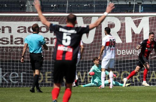 Für den VfB gab es eine Pleite zum Auftakt in Wiesbaden. Foto: imago images