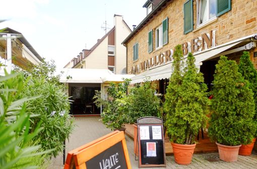 Das Restaurant Ilysia in Stuttgart-Vaihingen darf die überdachte Außenfläche vorerst für die Gastronomie nutzen. Foto: Lichtgut/Max Kovalenko