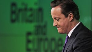 David Cameron kündigt 2013  das Referendum an. Boris Johnson geht im Mai 2016 auf Brexit-Tour.Die Queen grüßt  Mitte 2016 die neue Premier  May. Foto: picture alliance / dpa