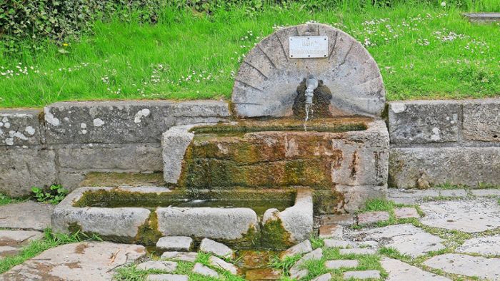 Dieser Brunnen ist ein Tor zur Märchenwelt