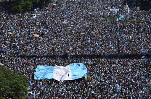 Außnahmezustand in Buenos Aires Foto: AFP/LUIS ROBAYO