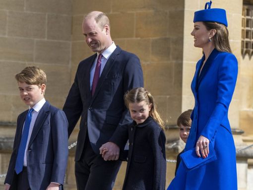 Prinz George (l.) mit Papa William, den Geschwistern Charlotte und Louis und Mama Kate. Foto: imago images/Cover-Images