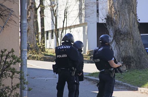 Polizeigroßaufgebot in der Realschule Klostergarten in Sindelfingen am Dienstagnachmittag Foto: SDMG/Dettenmeyer