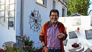 Im Rentenalter hat der ehemalige Fliesenleger aus Harthausen sein kreatives Talent entdeckt Foto: Caroline Holowiecki