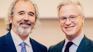 Börsenexperte Markus Koch (rechts) und der Südwestbank-Chef Wolfgang Kuhn kennen sich schon lange und feiern gern mal zusammen. Foto: Südwestbank