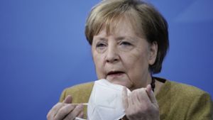 Angela Merkel zu Beginn der Pressekonferenz am Dienstagabend, auf der sie eine weitere Verschärfung der Corona-Maßnahmen verkündete. Foto: AFP/Michael Kappeler