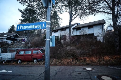 In diesem Haus im Panoramaweg in Unterkirnach lebte der Mann, der sich am Dienstagabend 12 Stunden lang verschanzte.  Foto: Eich