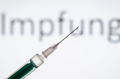 Wissenschaftler gehen der Frage nach, wie lange ein Impfschutz gegen Coronaviren wirkt. Foto: dpa/Friso Gentsch