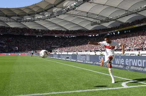 Der VfB Stuttgart hat in dieser Saison viele Probleme: Auch nach ruhenden Bällen will das Runde nicht ins Eckige. Foto: Pressefoto Baumann