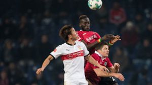 Der VfB gegen Hannover 96 im Duell im November 2017. Foto: dpa