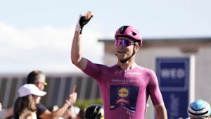 Jonathan Milan holte sich auf der 13. Etappe seinen insgesamt dritten Tageserfolg beim diesjährigen Giro. Foto: Fabio Ferrari/LaPresse/AP/dpa