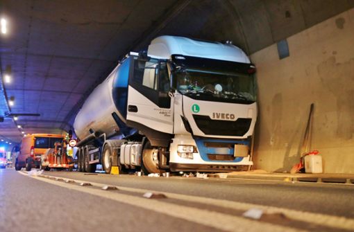 Einen schweren Unfall hat es im Einhorntunnel auf der B29 bei Schwäbisch Gmünd gegeben. Foto: 7aktuell.de/