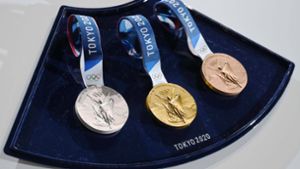 Für die Olympischen Spiele und die Paralympics in Tokio  wurden  5000 Medaillen produziert. Wobei nicht alles Gold ist, was bei den Siegerehrungen glänzen wird. Foto: imago/Kenjiro Matsuo