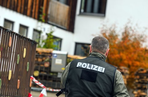 Nach einer Razzia in Mittelfranken ist einer der verletzten Polizisten gestorben. Foto: dpa