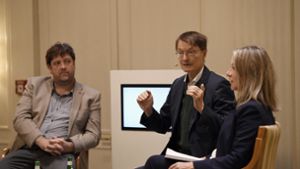 Karl Lauterbach (Mitte) diskutierte am Sonntag mit Christopher Ziedler (links) und Cerstin Gammelin (rechts). Foto: /Michael H. Ebner