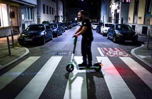 Wieder in der Stadt unterwegs: E-Scooter von Lime Foto: Lichtgut/Max Kovalenko