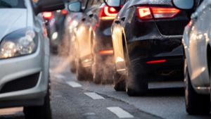 Ab diesem Jahr gelten für die Autohersteller strengere CO2-Grenzwerte. Foto: dpa