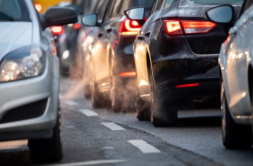 Ab diesem Jahr gelten für die Autohersteller strengere CO2-Grenzwerte. Foto: dpa