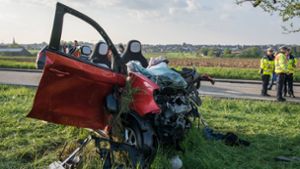 Die Fahrerin des Smarts ist bei dem Unfall ums Leben gekommen. Foto: www.7aktuell.de/Nils Reeh