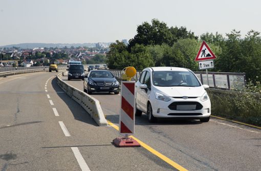 Der Einbahnverkehr auf der Körschtalbrücke sorgt für viel Ärger. Foto: Horst Rudel