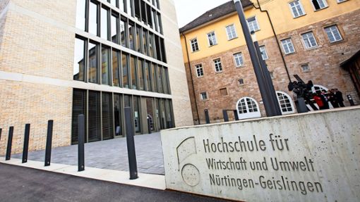 Der Neubau des Informationszentrums der Hochschule erweitert seit 2022 den Standort am Campus Innenstadt. Foto: Ines Rudel
